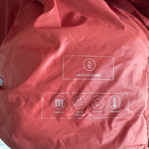 Massimo Dutti Red Puffer Vest with hood and belt - Women’s size S - Picture 8 of 8